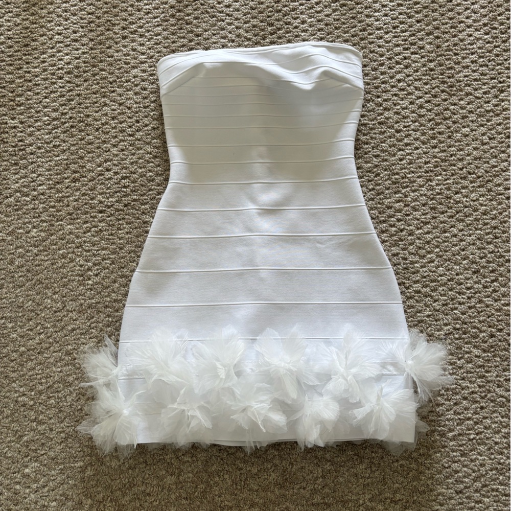 Leni Strapless Embellished Hem Mini Dress White (LIKE NEW)